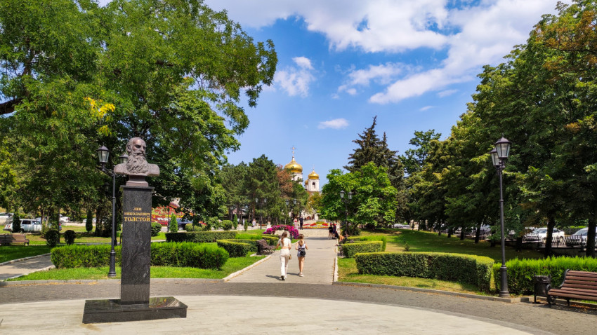 Площадь Льва Николаевича Толстого в Пятигорске