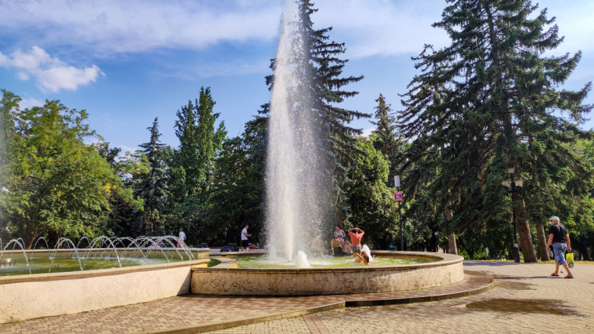 Фонтан на площади Ленина в Пятигорске