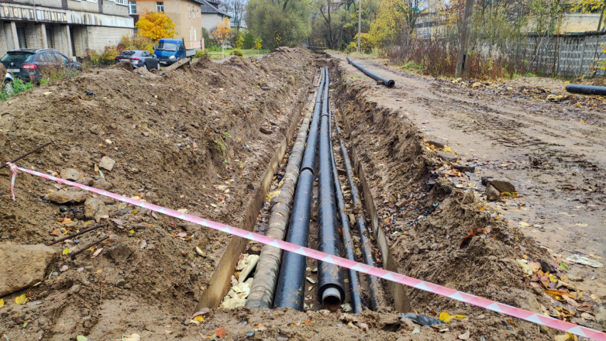 Капитальный ремонт трубопровода в городском дворе осенью