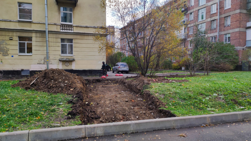 Подготовка основания для новой пешеходной дорожки