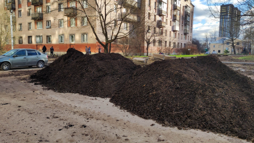 Грунт для благоустройства дворовой территории перед укладкой