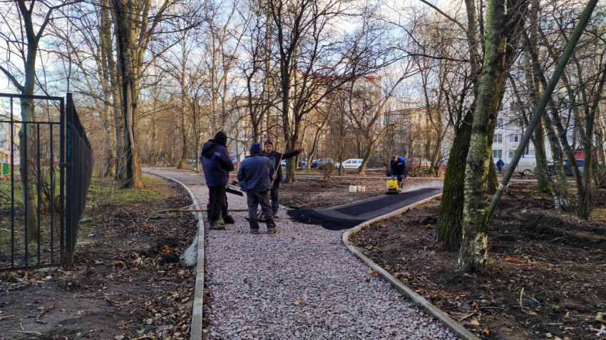 Укладка асфальтового покрытия на пешеходную дорожку
