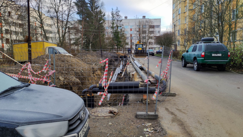 Ремонт теплотрассы во дворе жилого многоквартирного дома