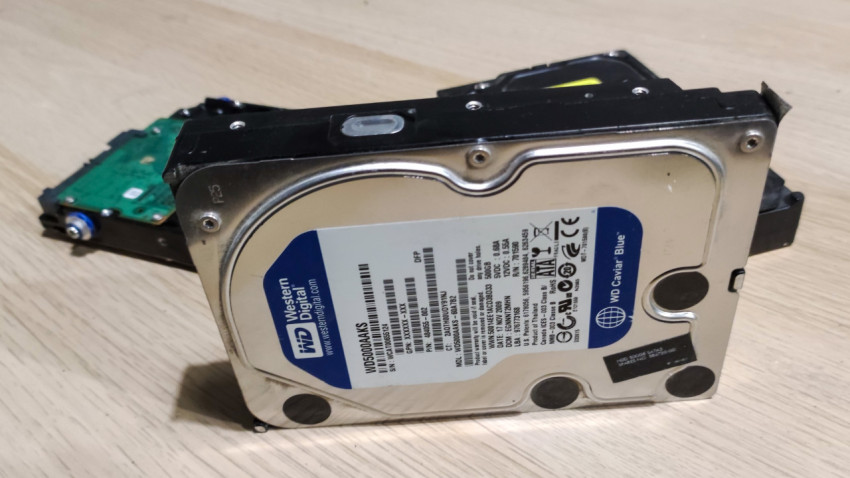 Жесткий диск Western Digital WD5000AAKS с маркировкой на корпусе