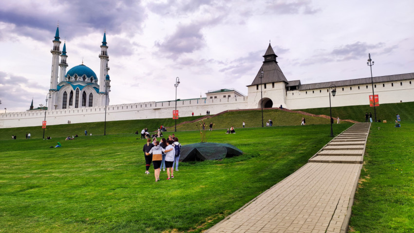 Панорама Казанского кремля с мечетью Кул Шариф и смотровой площадкой