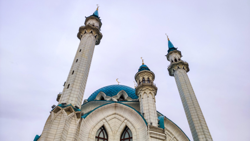 Минареты и купол мечети Кул Шариф в Казанском кремле
