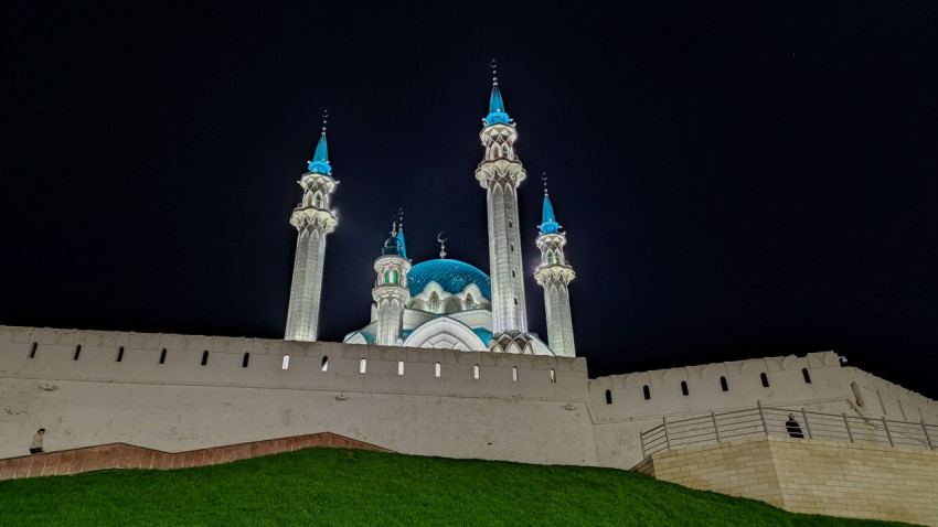 Мечеть Кул Шариф в Казани в ночной подсветке