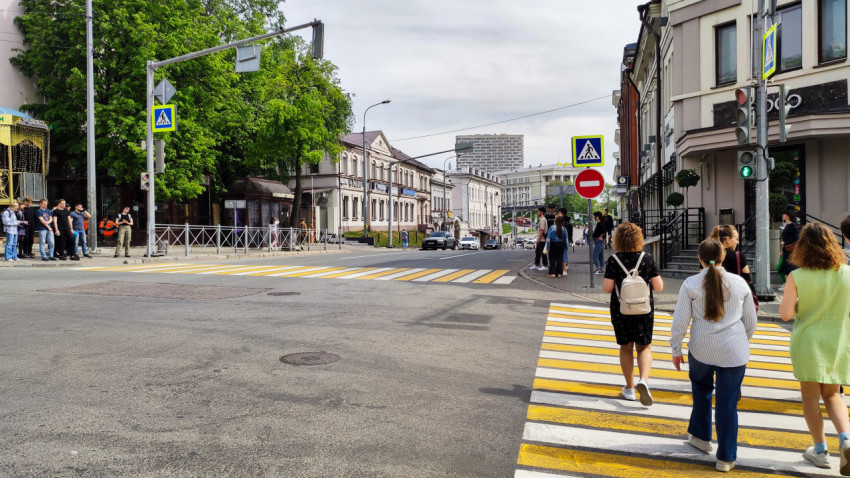 Пешеходный переход на перекрёстке в центре Казани