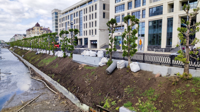 Благоустройство берега канала в центре Казани