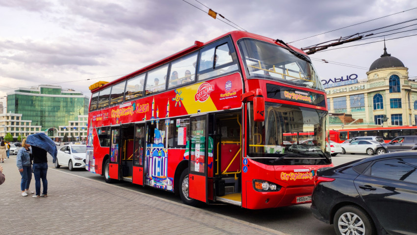 Туристический двухэтажный автобус City Sightseeing в Казани