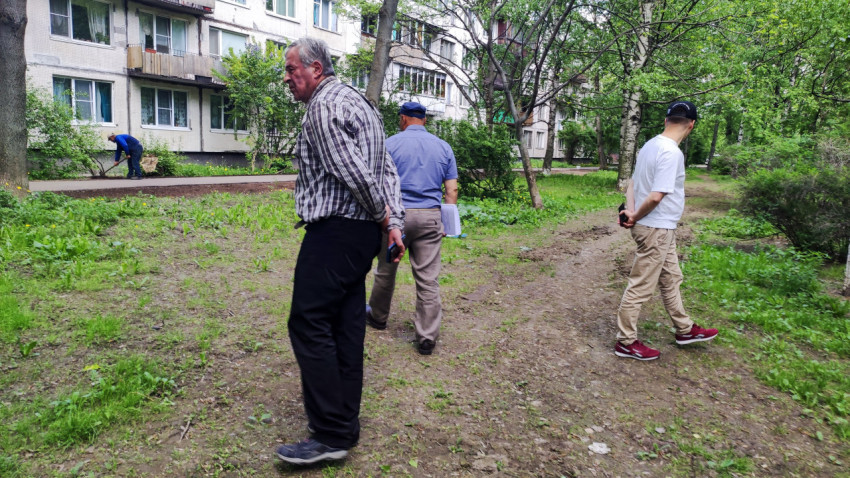 Инспекция двора перед благоустройством