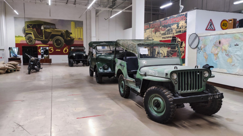 Внедорожники Willys MB и ГАЗ-67 в музейной экспозиции