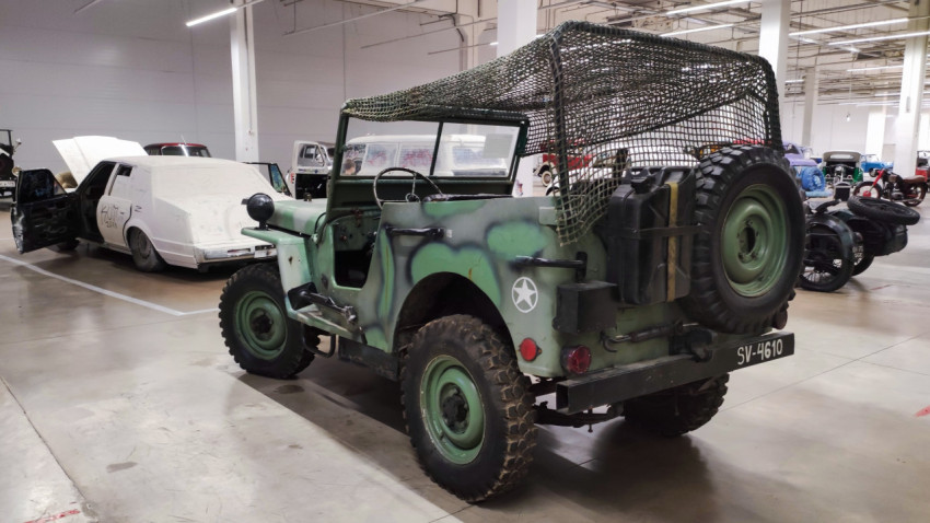 Willys MB армейский внедорожник времён Второй мировой войны, вид сзади