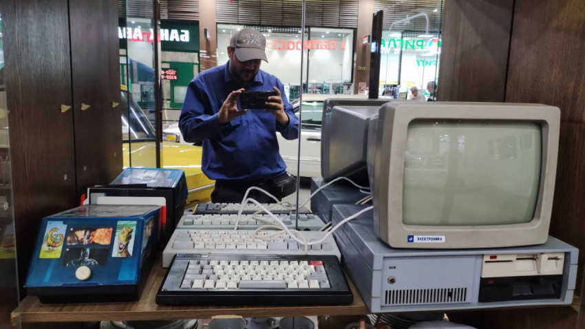 Экспозиция с компьютером Электроника и клавиатурой ZX Spectrum