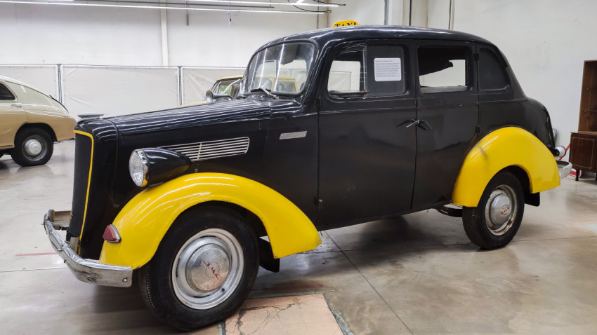 Opel Super 6 такси 1936 года в музейной экспозиции