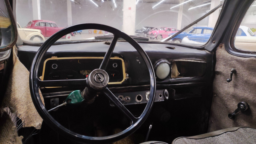 Приборная панель Opel Super 6 в музее