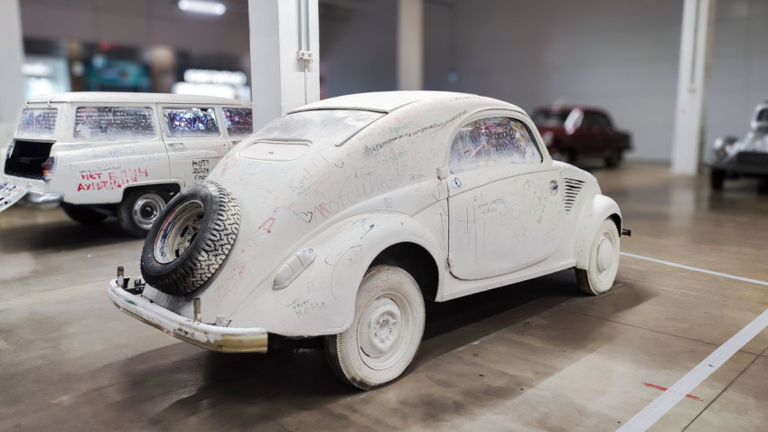 Автомобиль Steyr 1932 года, вид сзади