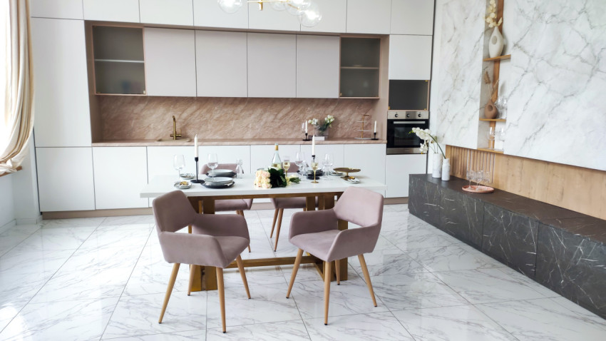 Современная кухня с обеденной зоной