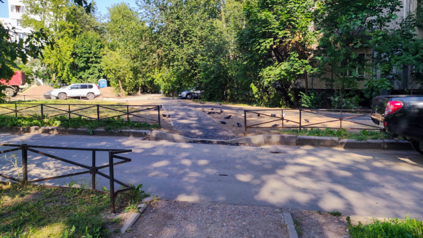 Въезд на дворовую территорию с новым тротуаром