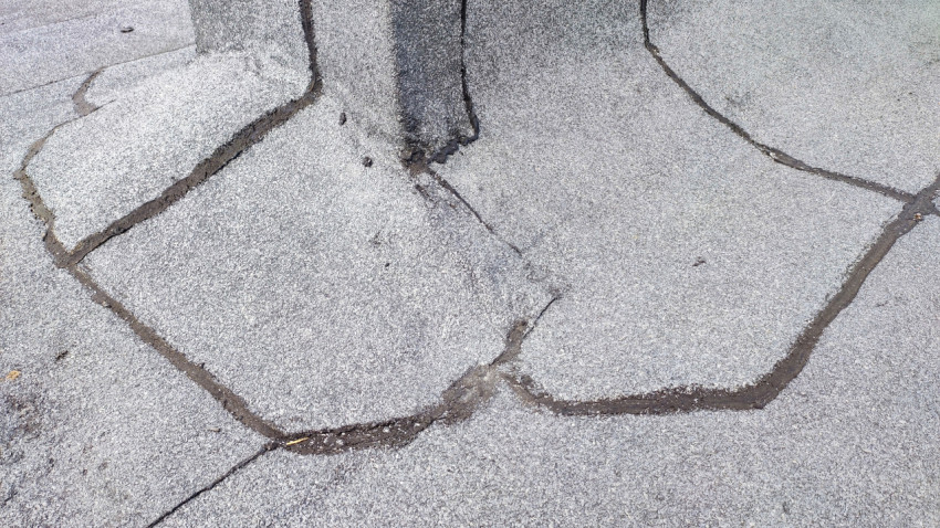 Примыкание рулонного покрытия к основанию шахты