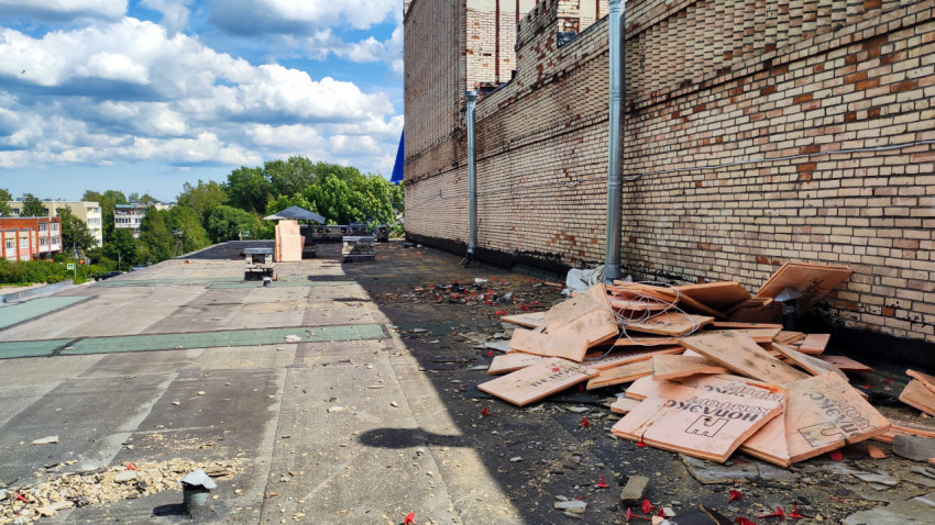 Снос утеплителя и старого покрытия крыши