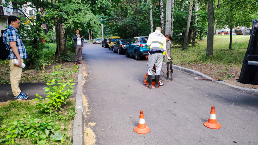 Отбор и проверка проб асфальта на дворовой дороге