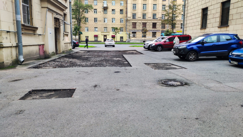 Измерение толщины асфальтового слоя у парковочного места