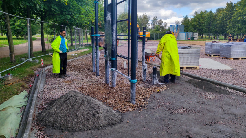 Монтаж металлических конструкций спортивной площадки