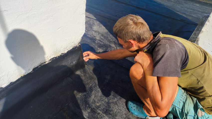 Проверка герметизации рулонного покрытия на крыше