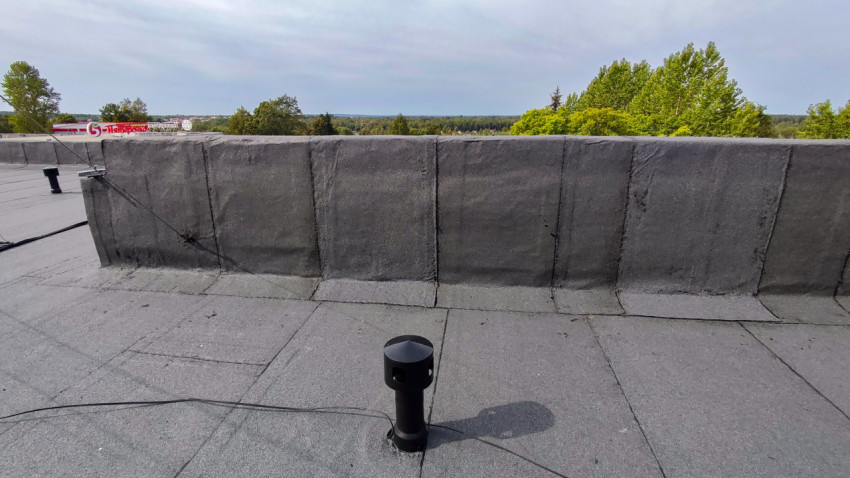 Вентиляционный выход на плоской крыше