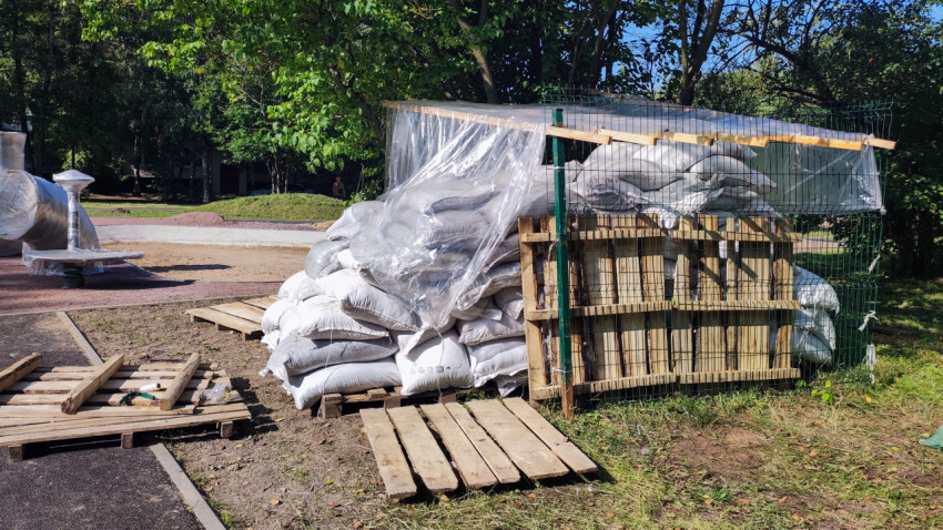 Склад строительных материалов под навесом