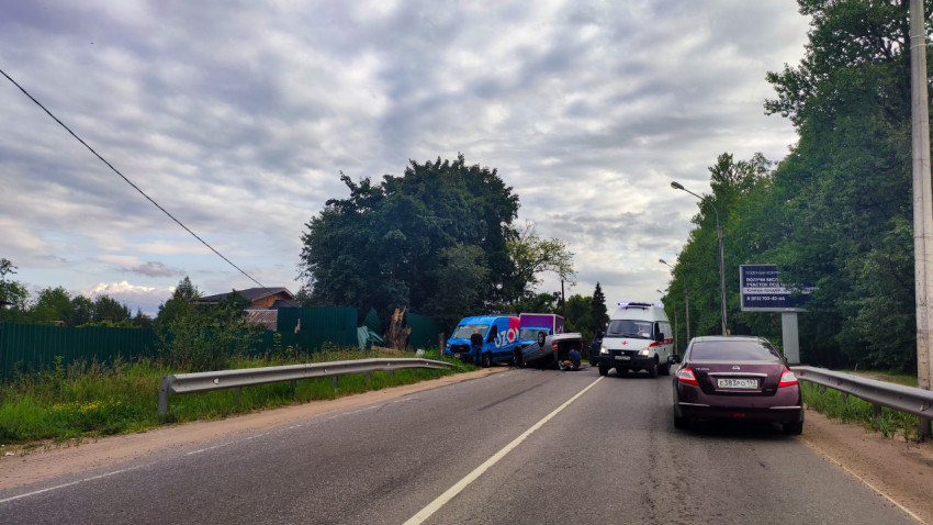 Дорожно-транспортное происшествие с перевернутым автомобилем