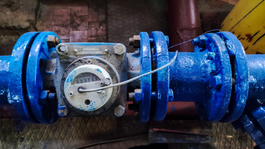 Водомер с опломбированным фланцевым соединением на трубопроводе