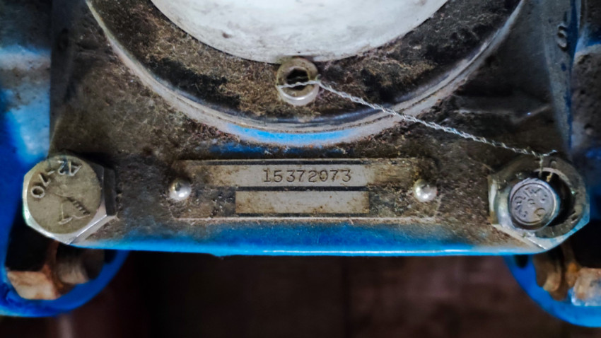 Фрагмент корпуса водомера с элементами пломбирования