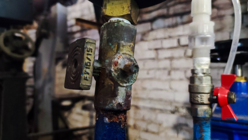 Соединительный узел манометра и фитинга с маркировкой