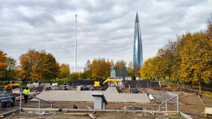Строительство бетонного скейт-парка у башни Лахта Центр в Санкт-Петербурге