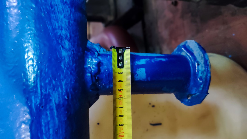 Измерение фланцевого соединения синей трубы
