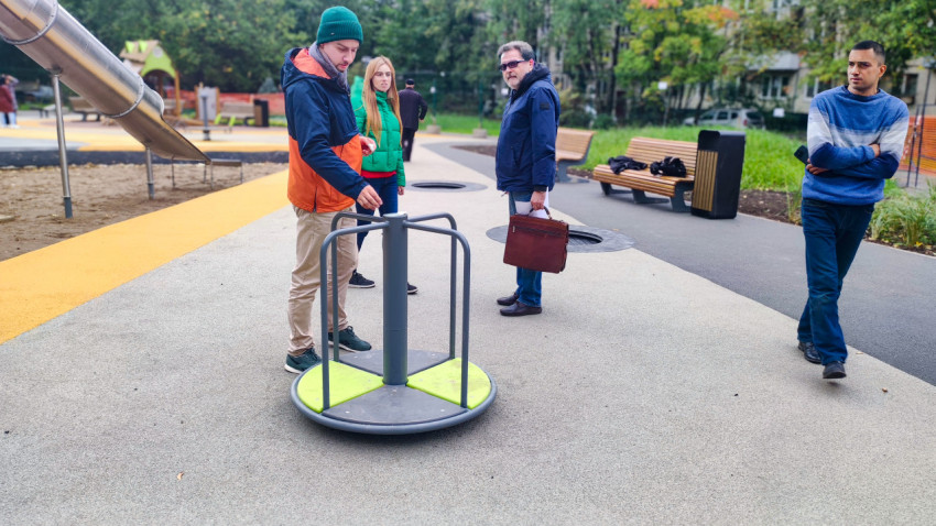 Осмотр игрового оборудования на площадке