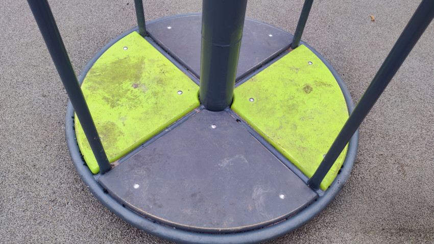 Игровое колесо на прорезиненном покрытии