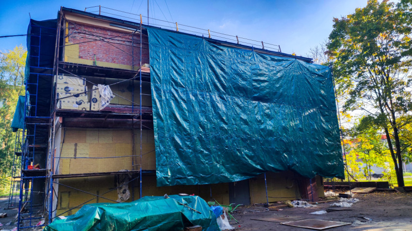 Ремонт фасада кирпичного здания с утеплением