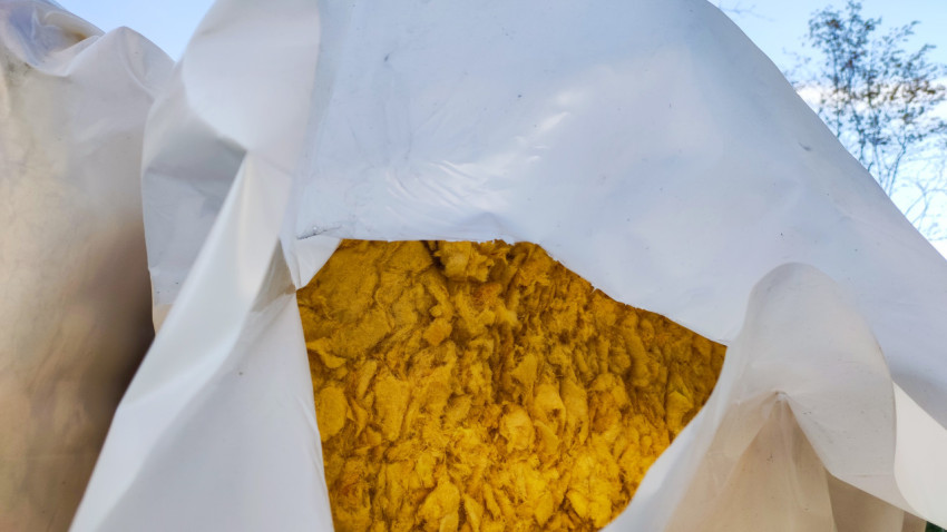 Минеральная вата внутри упаковки утеплителя