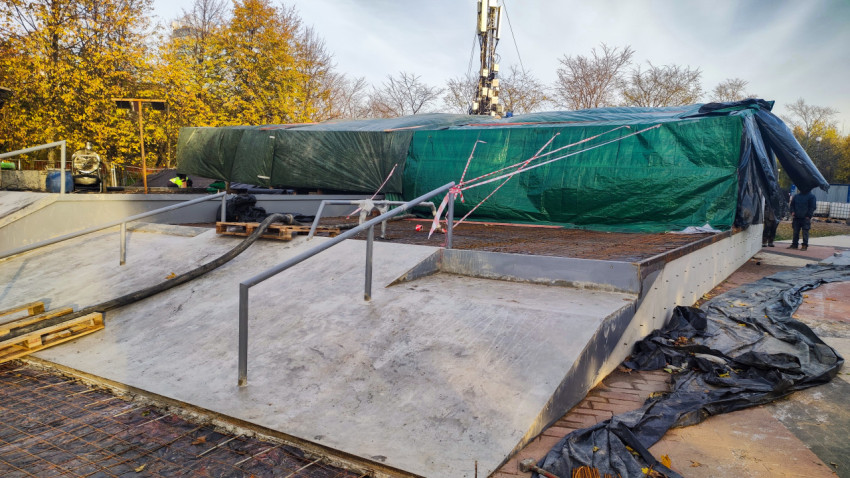 Бетонирование рампы с ограждением