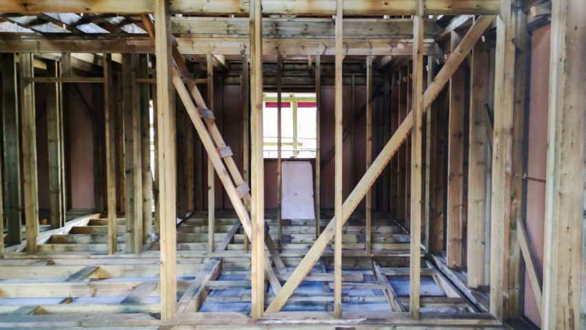 Внутренние стены и несущие элементы каркасного дома