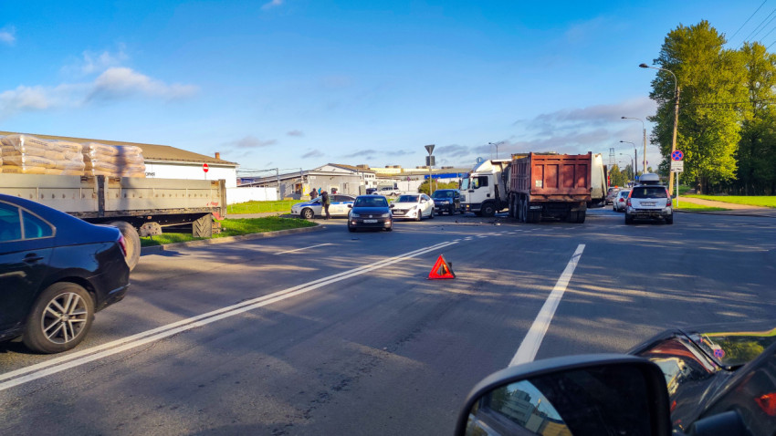 Последствия ДТП на городской улице