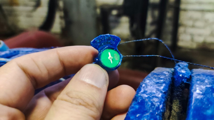 Пломба на фланцевом соединении трубопровода