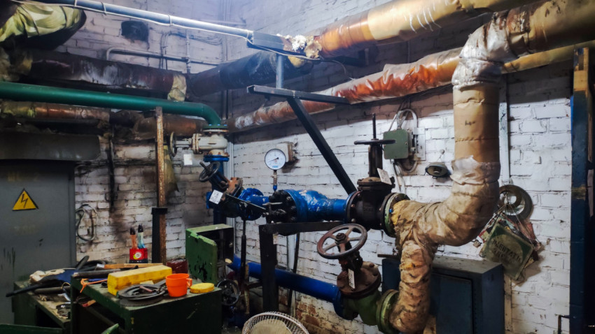 Узел запорно-регулирующей арматуры с манометром в тепловом пункте