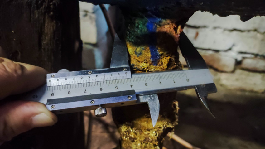 Измерение наружного диаметра вертикального участка трубопровода