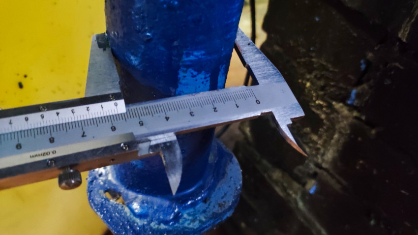 Замер наружного диаметра вертикального фланцевого патрубка