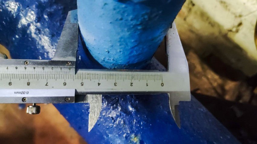 Измерение диаметра ответвления на горизонтальной трубе