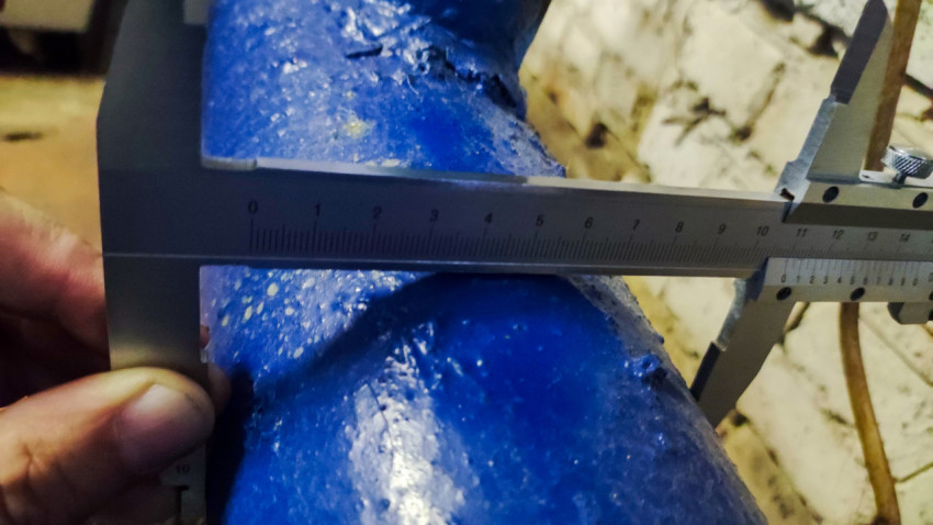 Замер внешнего диаметра трубопровода в техническом помещении